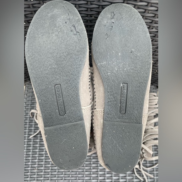 Minnetonka ladies size 7 Moccasin Boots - Picture 4 of 4
